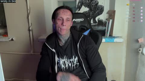 Snapshot of tommy__gun_ chatting on 01-12-25, 04:50 Tommy and Katana online show from 01-12-25, 04:50