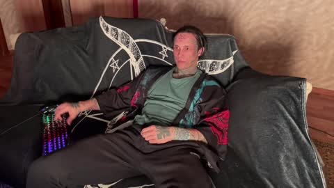 Snapshot of tommy__gun_ chatting on 01-27-25, 03:18 Tommy and Katana online show from 01-27-25, 03:18