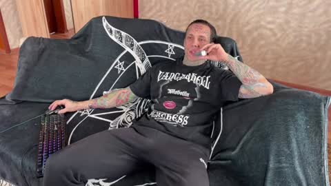 Snapshot of tommy__gun_ chatting on 01-28-25, 09:30 Tommy and Katana online show from 01-28-25, 09:30