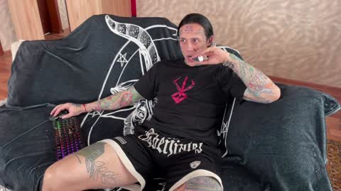 Snapshot of tommy__gun_ chatting on 01-29-25, 09:23 Tommy and Katana online show from 01-29-25, 09:23