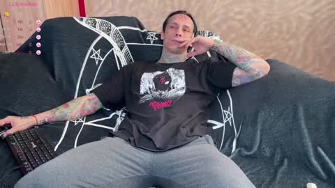 Snapshot of tommy__gun_ chatting on 02-08-25, 06:22 Tommy and Katana online show from 02-08-25, 06:22