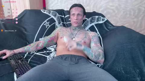 Snapshot of tommy__gun_ chatting on 02-09-25, 11:04 Tommy and Katana online show from 02-09-25, 11:04