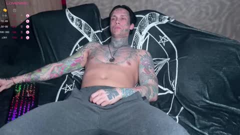 Snapshot of tommy__gun_ chatting on 02-11-25, 04:02 Tommy and Katana online show from 02-11-25, 04:02