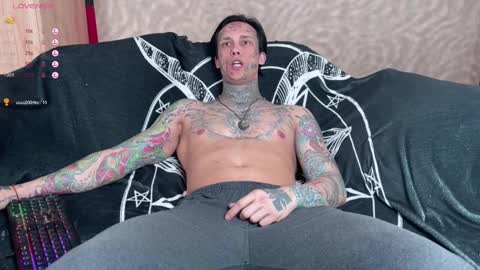 Snapshot of tommy__gun_ chatting on 02-12-25, 07:13 Tommy and Katana online show from 02-12-25, 07:13