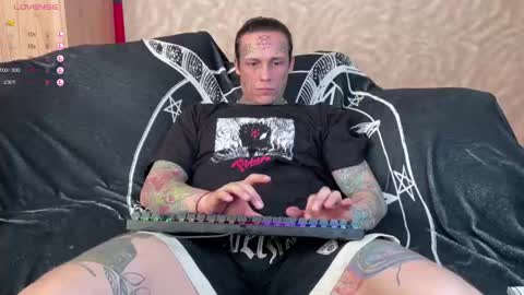 Snapshot of tommy__gun_ chatting on 02-14-25, 11:21 Tommy and Katana online show from 02-14-25, 11:21