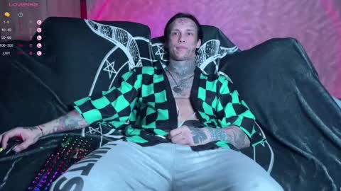 Snapshot of tommy__gun_ chatting on 02-19-25, 03:38 Tommy and Katana online show from 02-19-25, 03:38