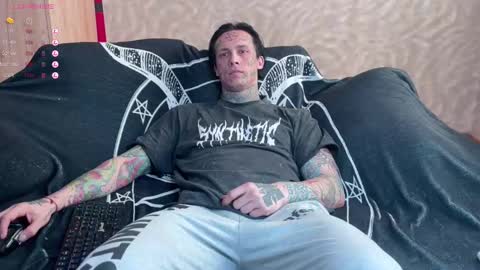 Snapshot of tommy__gun_ chatting on 02-20-25, 05:23 Tommy and Katana online show from 02-20-25, 05:23