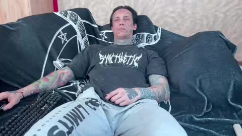 Snapshot of tommy__gun_ chatting on 02-21-25, 09:34 Tommy and Katana online show from 02-21-25, 09:34