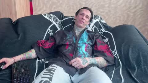 Snapshot of tommy__gun_ chatting on 02-22-25, 06:39 Tommy and Katana online show from 02-22-25, 06:39