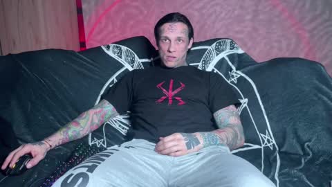 Snapshot of tommy__gun_ chatting on 02-23-25, 03:18 Tommy and Katana online show from 02-23-25, 03:18