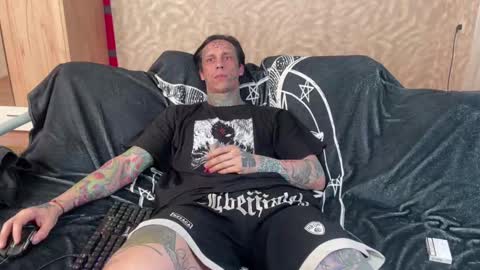 Snapshot of tommy__gun_ chatting on 03-05-25, 11:28 Tommy and Katana online show from 03-05-25, 11:28