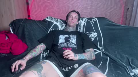 Snapshot of tommy__gun_ chatting on 03-05-25, 03:40 Tommy and Katana online show from 03-05-25, 03:40