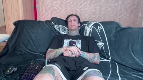 Snapshot of tommy__gun_ chatting on 03-06-25, 01:03 Tommy and Katana online show from 03-06-25, 01:03