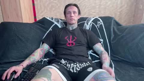 Snapshot of tommy__gun_ chatting on 03-11-25, 05:38 Tommy and Katana online show from 03-11-25, 05:38