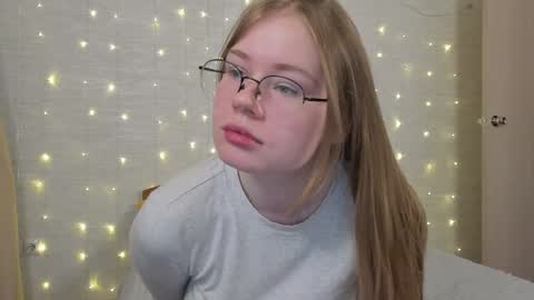 Snapshot of tommy_and_katie chatting on 01-28-25, 10:34 Tommy loves Katie online show from 01-28-25, 10:34