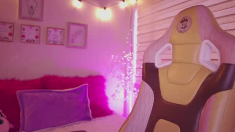 Blue  online show from 03-19-26, 12:42