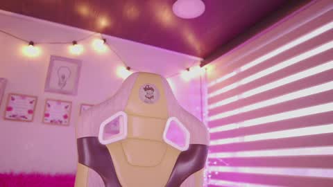 Blue  online show from 04-12-26, 11:04