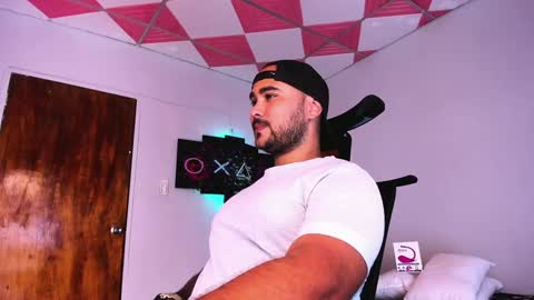 tommy_sccott online show from 12-18-24, 02:53