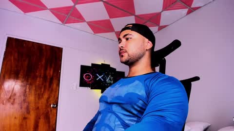 tommy_sccott online show from 01-24-25, 03:43