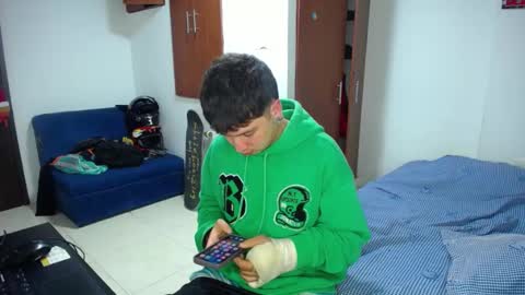 Snapshot of tommy_sins619 chatting on 01-08-25, 05:16 Dirty Tommy online show from 01-08-25, 05:16