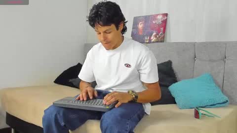 tommyhot7 online show from 06-11-26, 09:02