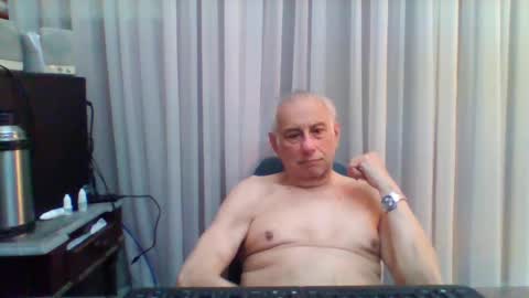 Snapshot of tommylecock chatting on 09-29-25, 10:53 tommylecock online show from 09-29-25, 10:53