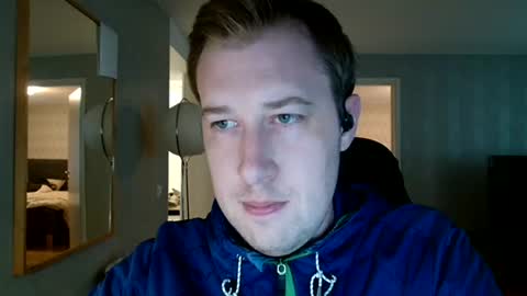 Snapshot of tommythemilkman chatting on 08-01-26, 03:06 Tom Naughty Good Boy and Daddy if you can be My Mama online show from 08-01-26, 03:06