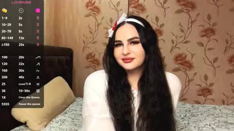 Snapshot of tondamikhail chatting on 02-19-26, 04:25 Bella online show from 02-19-26, 04:25