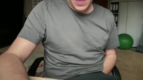 Snapshot of tonisun chatting on 11-03-25, 02:40 tonisun online show from 11-03-25, 02:40