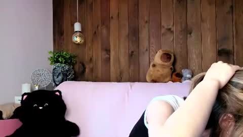 Melissa online show from 06-12-26, 09:08