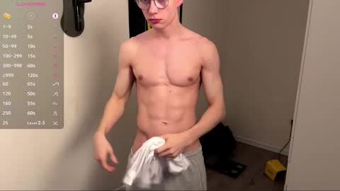 Snapshot of tonrapt chatting on 02-28-26, 03:35 Ton online show from 02-28-26, 03:35