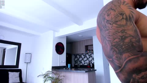tony muscle1 online show from 12-12-24, 08:32