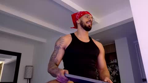 tony muscle1 online show from 11-18-25, 09:19