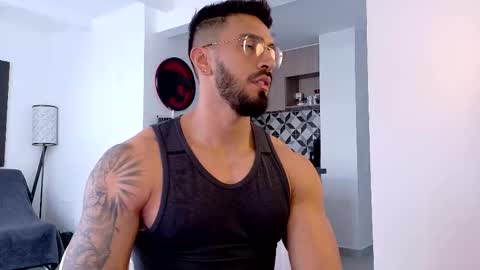 tony muscle1 online show from 11-25-25, 08:31