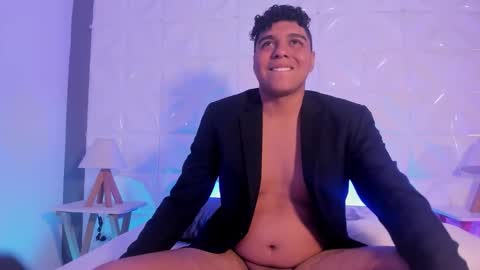 Snapshot of tony_rios_ chatting on 11-13-25, 05:39 tony online show from 11-13-25, 05:39