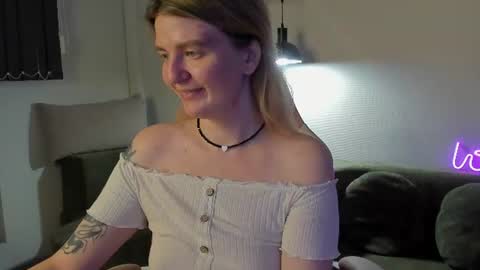 Snapshot of tonyameow chatting on 07-05-26, 01:12 Tonya online show from 07-05-26, 01:12