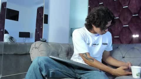 Snapshot of tonybenedetti chatting on 03-03-26, 08:15 Tony Benedetti online show from 03-03-26, 08:15