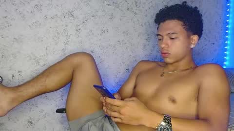 tonydesire_ online show from 05-08-26, 04:45