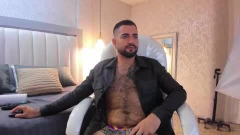 Snapshot of tonylatino_ chatting on 02-13-26, 01:18 Tony online show from 02-13-26, 01:18