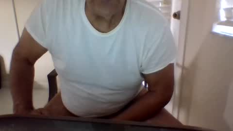 Snapshot of tonymcfly99 chatting on 01-27-25, 10:38 tonymcfly99 online show from 01-27-25, 10:38