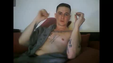 Snapshot of tonystrawberry chatting on 04-19-26, 02:33 tonystrawberry online show from 04-19-26, 02:33