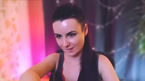 Snapshot of too_beautiful chatting on 01-11-25, 01:37 Elizabeth online show from 01-11-25, 01:37