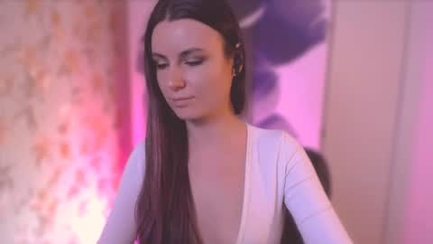 Snapshot of too_beautiful chatting on 03-04-25, 11:29 Elizabeth online show from 03-04-25, 11:29