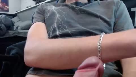 Snapshot of toolitdick chatting on 11-18-25, 04:55 toolitdick online show from 11-18-25, 04:55