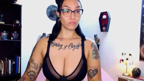Snapshot of toothyy chatting on 02-13-25, 10:54 toothyy online show from 02-13-25, 10:54