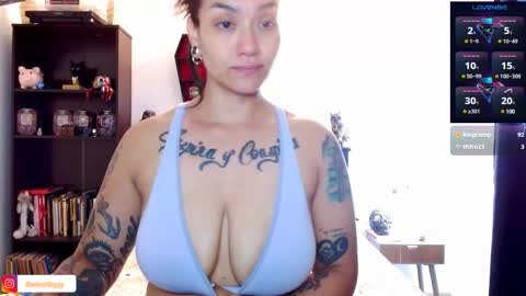 Snapshot of toothyy chatting on 02-25-25, 02:44 toothyy online show from 02-25-25, 02:44