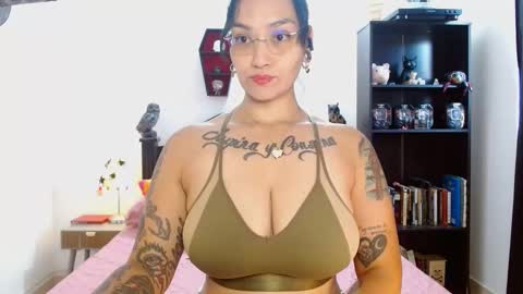 Snapshot of toothyy chatting on 03-10-25, 11:53 toothyy online show from 03-10-25, 11:53