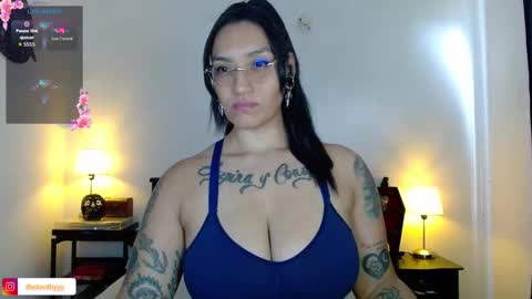 Snapshot of toothyy chatting on 10-12-25, 09:03 toothyy online show from 10-12-25, 09:03
