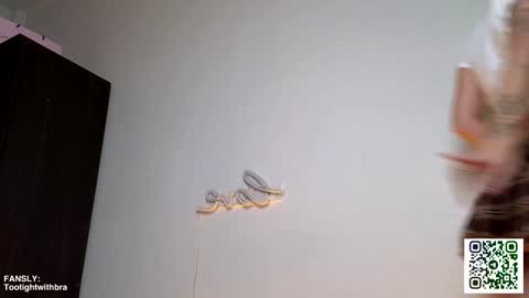 Kira online show from 01-11-25, 04:16