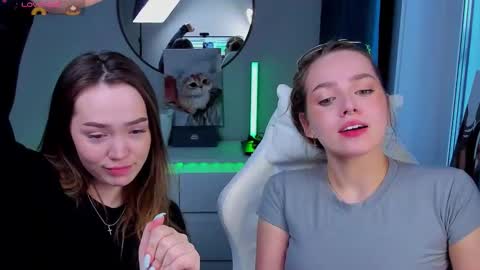 Yara online show from 03-08-26, 02:04